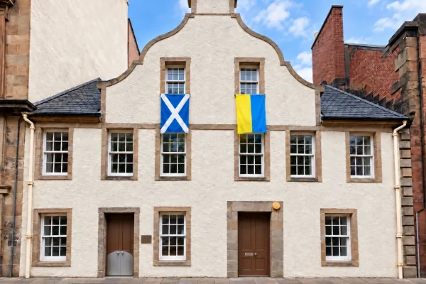 Dutch Gable House on William Street — look for the curved gable, the Scottish saltire and the Ukrainian flag